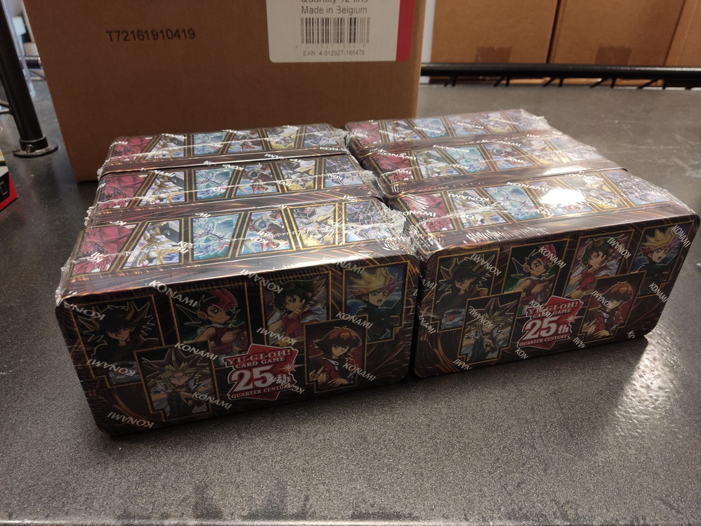 Tin Set 2023 ENG - 6x Tin Set 25th Anniversary Tin: Dueling Heroes